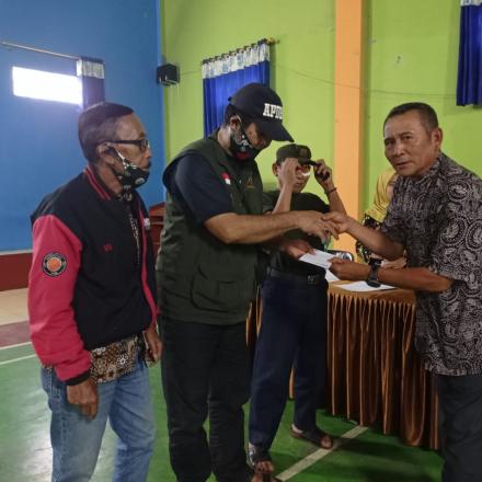 PEMBAGIAN INSENTIF BAGI RT DAN RW DARI ADPD TAHAP II TAHUN ANGGARAN 2021